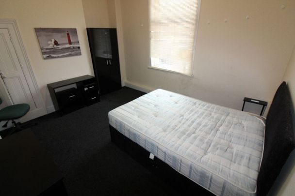 Emmanuel Street, Preston - Photo 1