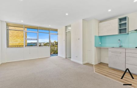 Harbour Bridge Views & Prime North Sydney Lifestyle - Photo 4