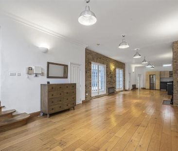 3 bedroom flat to rent - Photo 4