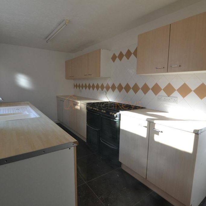 3 bedroom terraced house to rent - Photo 1