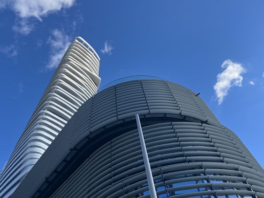 Großzügige 3 Zimmer Wohnung im 41.Stock inkl. atemberaubendem Blick auf die Donau und den Kahlenberg! - Foto 1