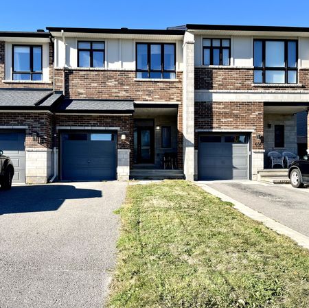 For Lease - 642 Tennant Way, Blossom Park - Airport and Area, Ontario - Photo 3