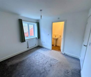 2 bedroom end of terrace house to rent - Photo 6