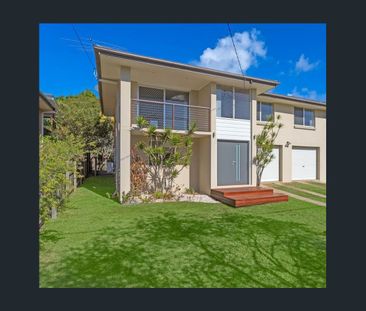 19 Waratah Drive, Clontarf, Qld 4019 - Photo 2