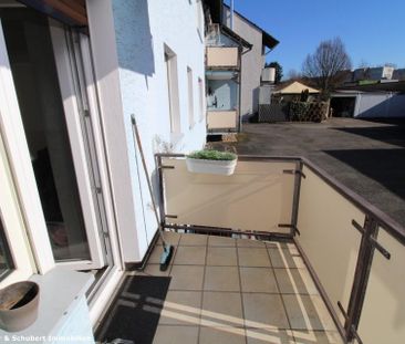 Sehr helle, gut aufgeteilte 2,5 Raum-Wohnung mit Balkon. Ruhige Lage - Photo 6