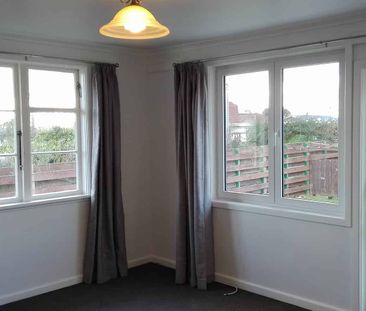 Fully insulated 3 bedroom 1 bathroom home - Photo 1