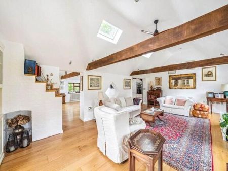 4 Bedroom House to rent - Photo 5