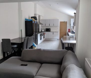 8 Bed Terraced House, Daneshill Road, LE3 - Photo 1