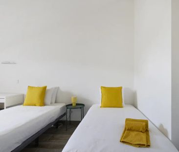 Room in a shared 2-bedroom apartment for rent in Lisbon, couples al... - Photo 5