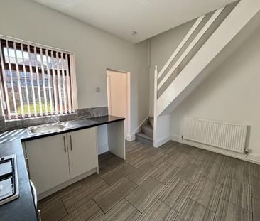 2 bedroom terraced house to rent - Photo 2