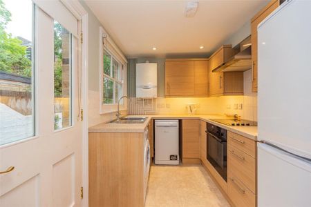 2 bedroom terraced house to rent - Photo 5