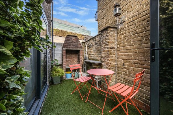 Caxton Road, Shepherds Bush, W12, London - Photo 1