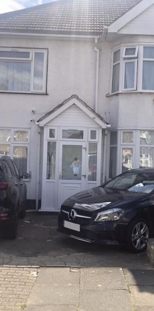 2 bedroom end of terrace house to rent - Photo 1