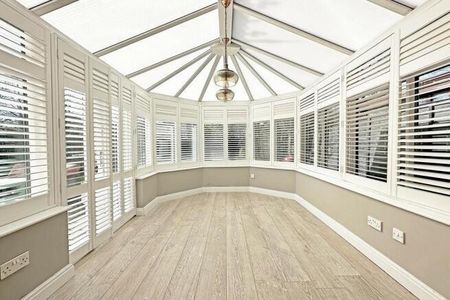 4 bedroom detached house to rent - Photo 4