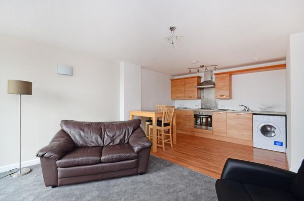 2 bedroom flat to rent - Photo 1