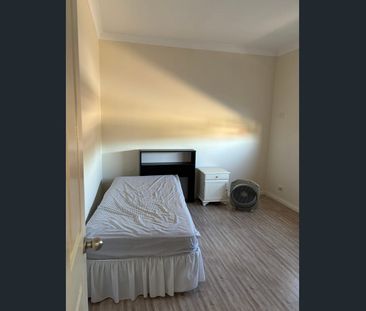 37 Cornwall Rd, Auburn, NSW 2144 - Photo 4