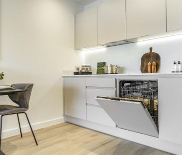 1 bedroom flat to rent - Photo 2