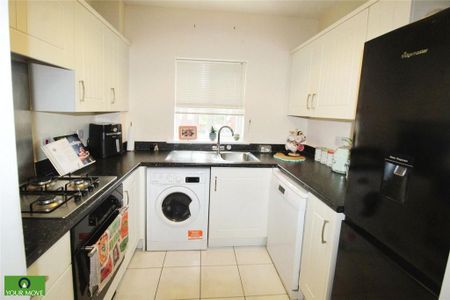2 bedroom flat to rent - Photo 5