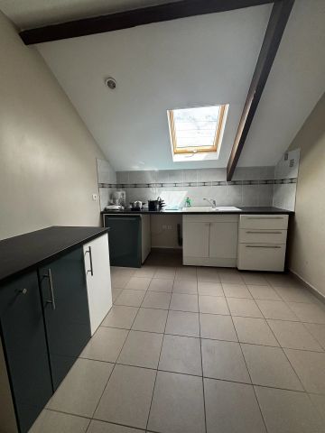 Location Appartement 3 pièces 60m² ROISSY EN BRIE 77680 - Photo 4