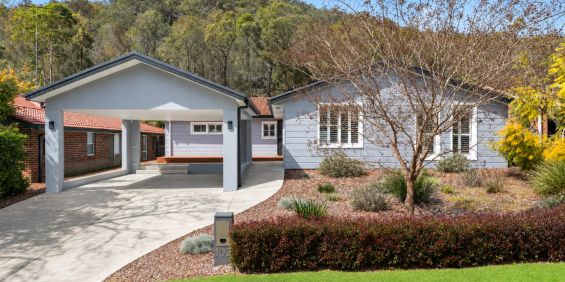 Expansive family Living - Photo 3