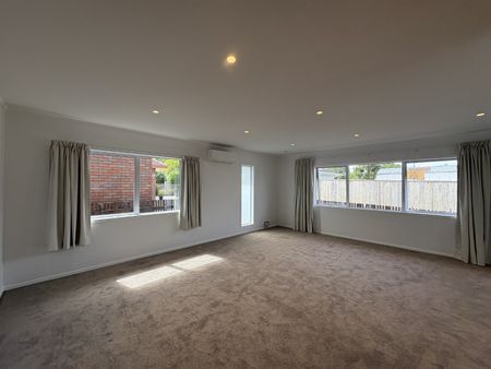 Solid Home in Ultra-Convenient Central Location - Photo 2