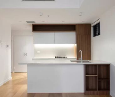 Immaculate apartment in renowned lifestyle pocket - Photo 4