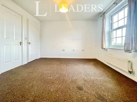 5 bedroom house to rent Epping Way, Witham, CM8 - Photo 2