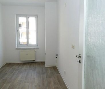 Weihnachtsaktion! WG-Wohnung mit ZWEI Zimmern /großer Küche - Foto 1