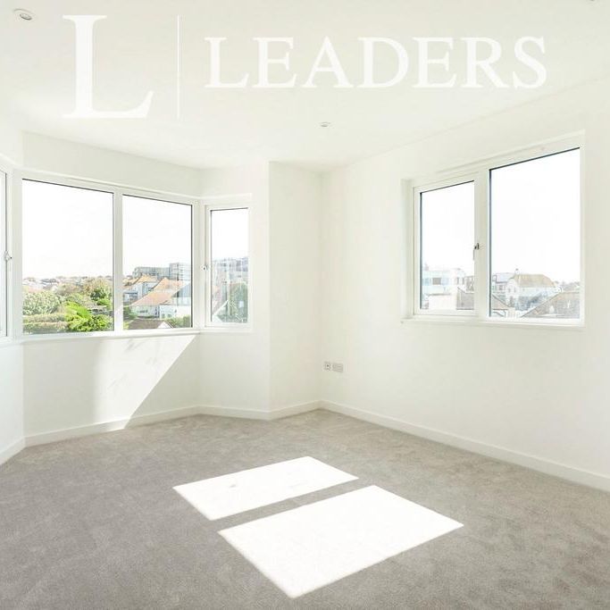 3 bedroom flat to rent - Photo 1