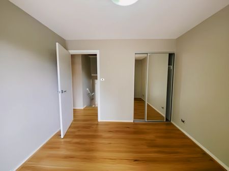 4 bed 3 bath - Photo 2