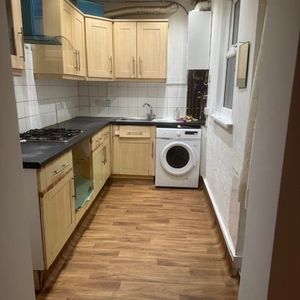 1 Bed Flat, Mostyn Avenue, HA9 - Photo 2