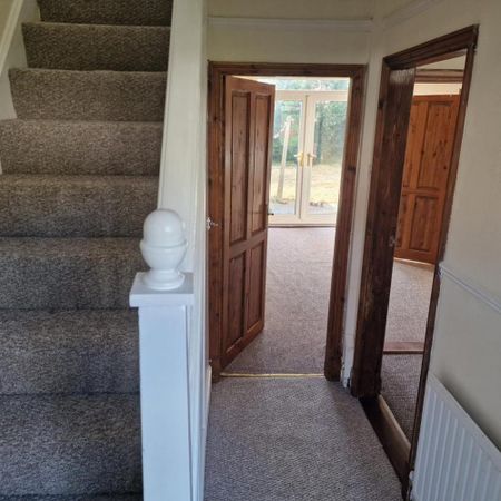 3 bedroom semi-detached house to rent - Photo 4