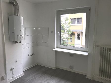 Sanierung 2-Zimmer-Erdgeschosswohnung Für Besichtigungen bitte erst ab Mitte Oktober bei uns melden! - Foto 4