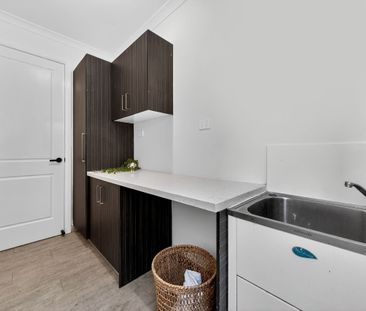 Amazing Family Home - Photo 2