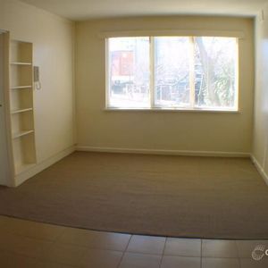 3/69 Barkly Street, St Kilda VIC 3182 - Apartment For Rent | Domain - Photo 2