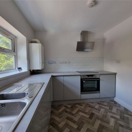 Second Avenue, Nottingham, Nottinghamshire, NG7 - Photo 3