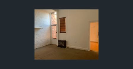 Charming Two Bedroom Victorian Home in the Heart of Brunswick! - Photo 3