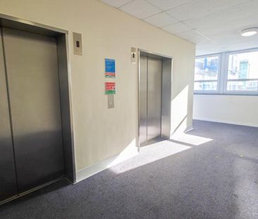 2 bedroom flat to rent - Photo 6