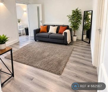 1 bedroom in a house share to rent - Photo 1