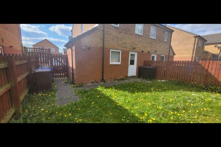 2 Bed Semi-Detached House, Overlinks Road, M11 - Photo 3