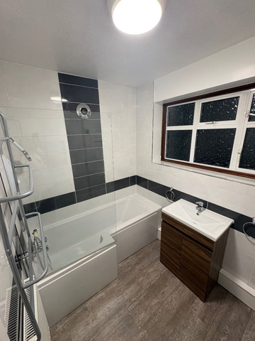 1 bedroom in a house share to rent - Photo 4