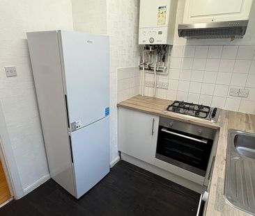 2 bedroom flat to rent - Photo 6