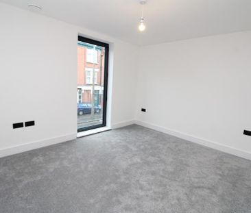 4 bedroom terraced house to rent - Photo 6