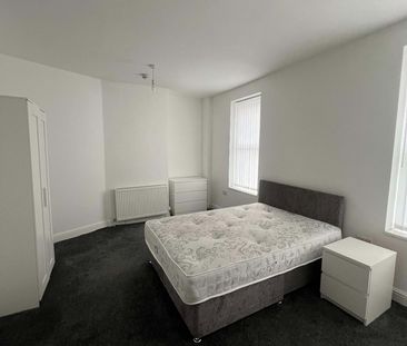 Room in a Shared House, Upper Town Street, LS13 - Photo 4