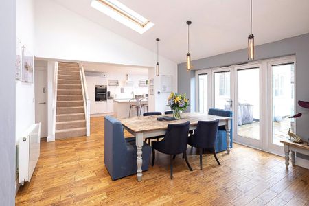 4 bedroom semi-detached house to rent - Photo 3