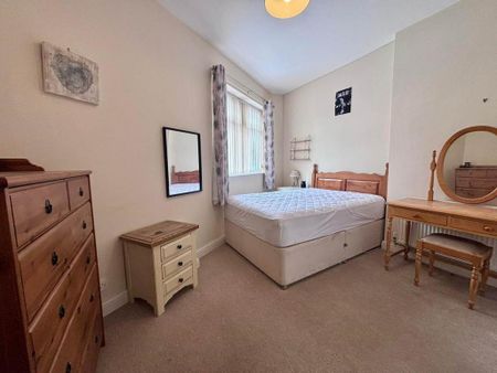 1 bedroom in a house share to rent - Photo 4