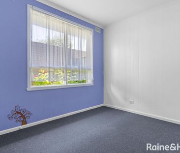 Spacious 5-Bedroom Home in a Quiet Court Location - Photo 2