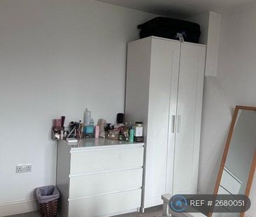 1 bedroom in a house share to rent - Photo 4