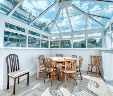 Gorgeous Edwardian house set on the summit of a hill, with commandi... - Photo 1