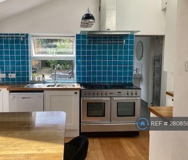 2 bedroom semi-detached house to rent - Photo 5